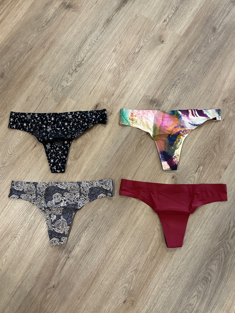 NEW Knix Leakproof Underwear Size M Set of FOUR No Show Thong Panties!